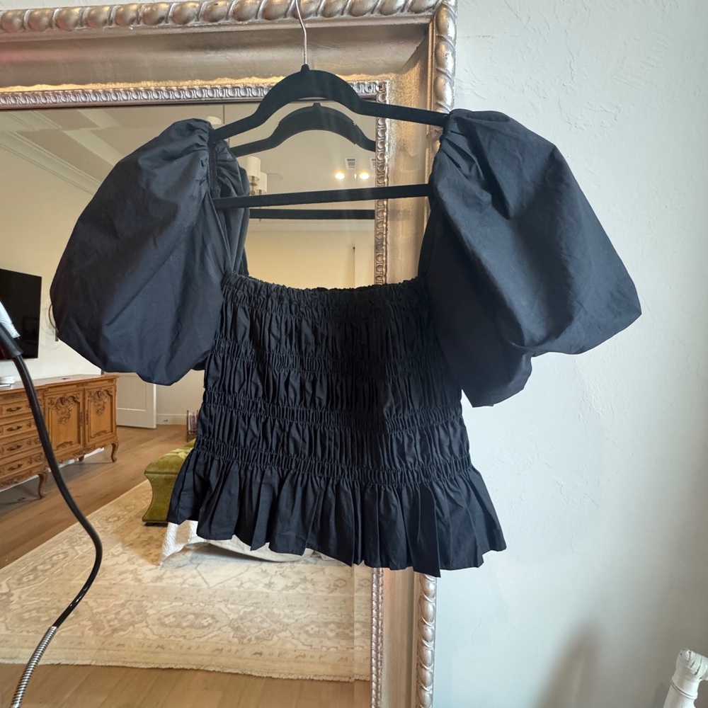 Astr the Label Elegant Black Puff Sleeve Top